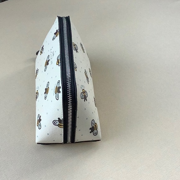 NWT Coach Cosmetic Case - Picture 2 of 4